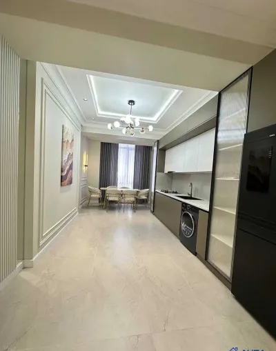 2-комн. квартира, 16 этаж, 83 м², Фирдавси