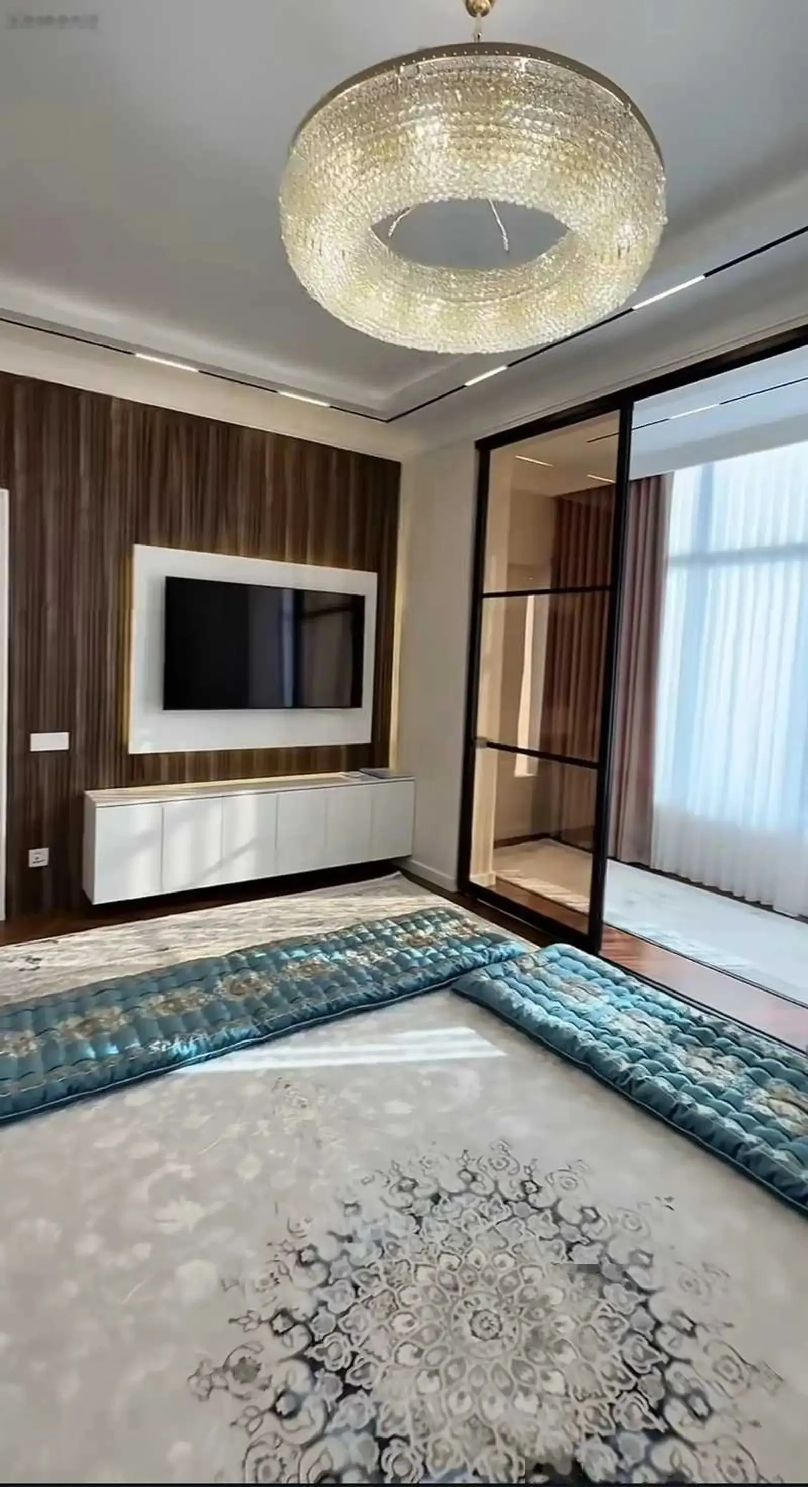 3-комн. квартира, 18 этаж, 120м², 82мкр