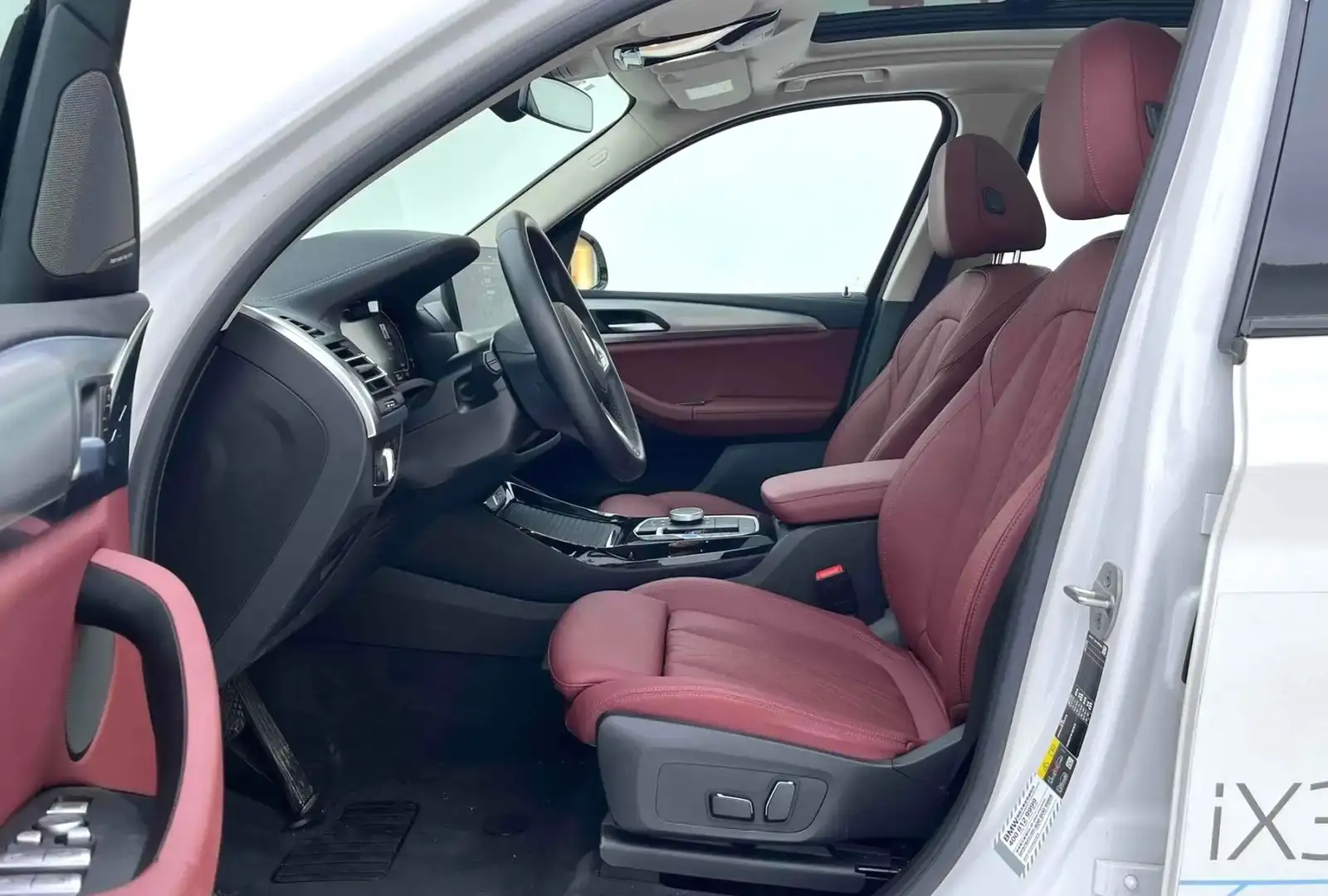 BMW iX,
