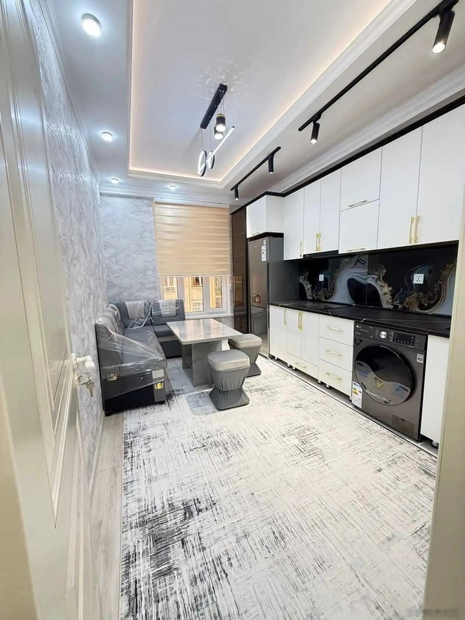2-комн. квартира, 5 этаж, 60м², 82мкр