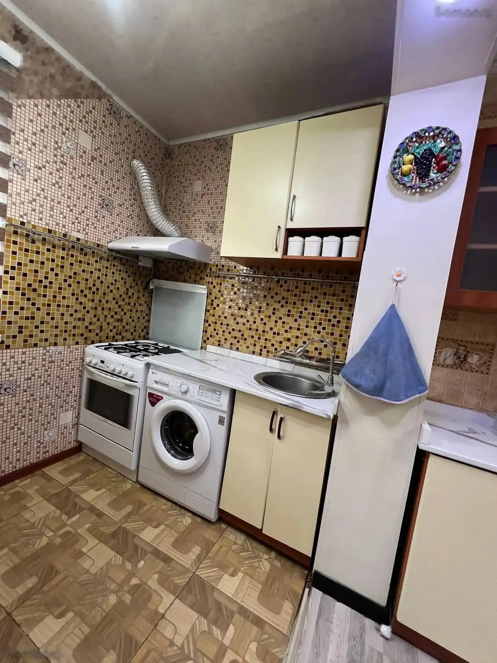 2-комн. квартира, 4 этаж, 60м², 92мкр