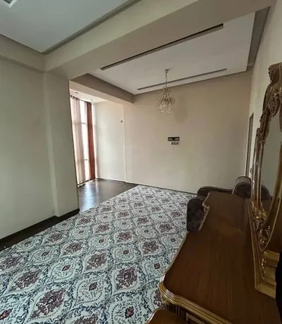 2-комн. квартира, 8 этаж, 80 м², Зарафшон,Поликлиника 14