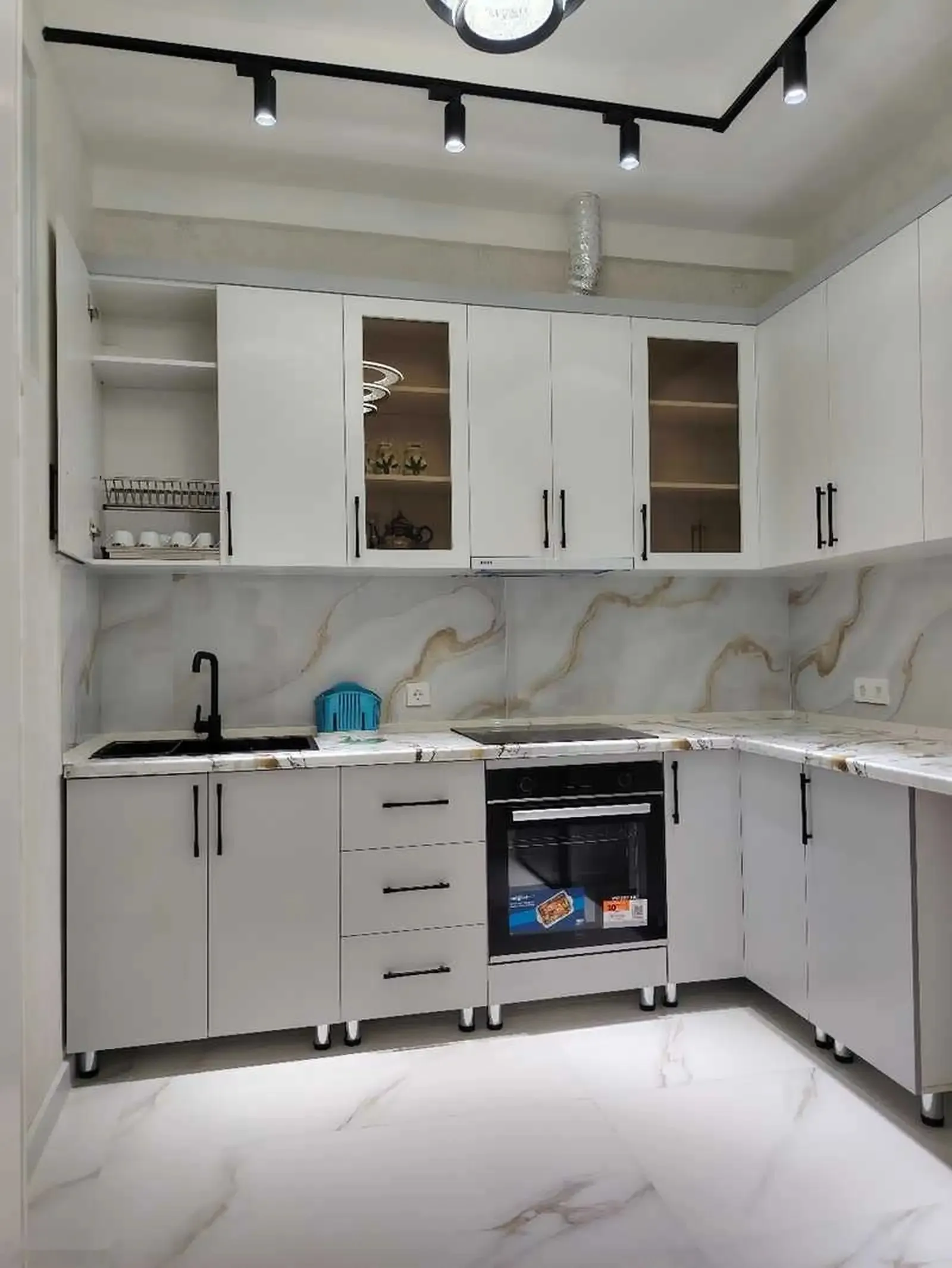 2-комн. квартира, 7 этаж, 58м², Зарафшон(Паликлиникаи 14)
