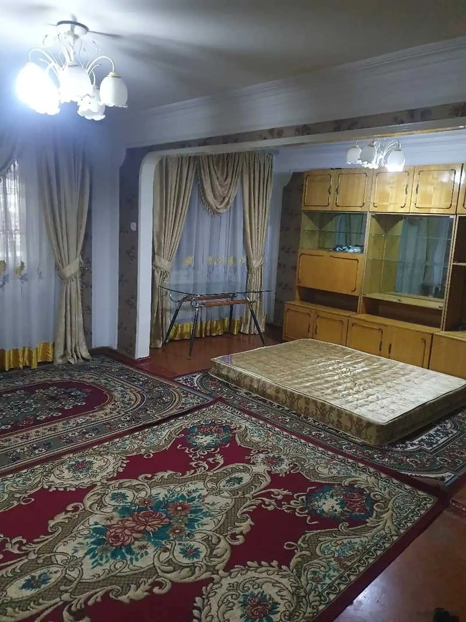4-комн. квартира, 1 этаж, 78м², 82мкр