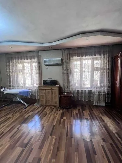 4-к квартира, 2 этаж, 150 м², 33 мкр