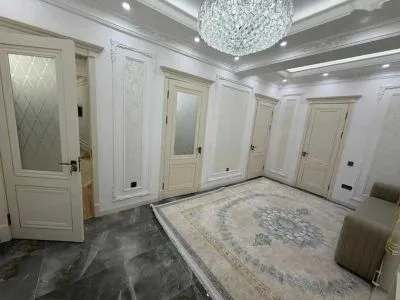 3-комн. квартира, 1 этаж, 130м², доми Сафо