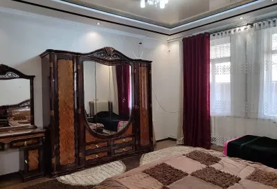 1-этажный, 5 комнатный дом, 240 м², каленин