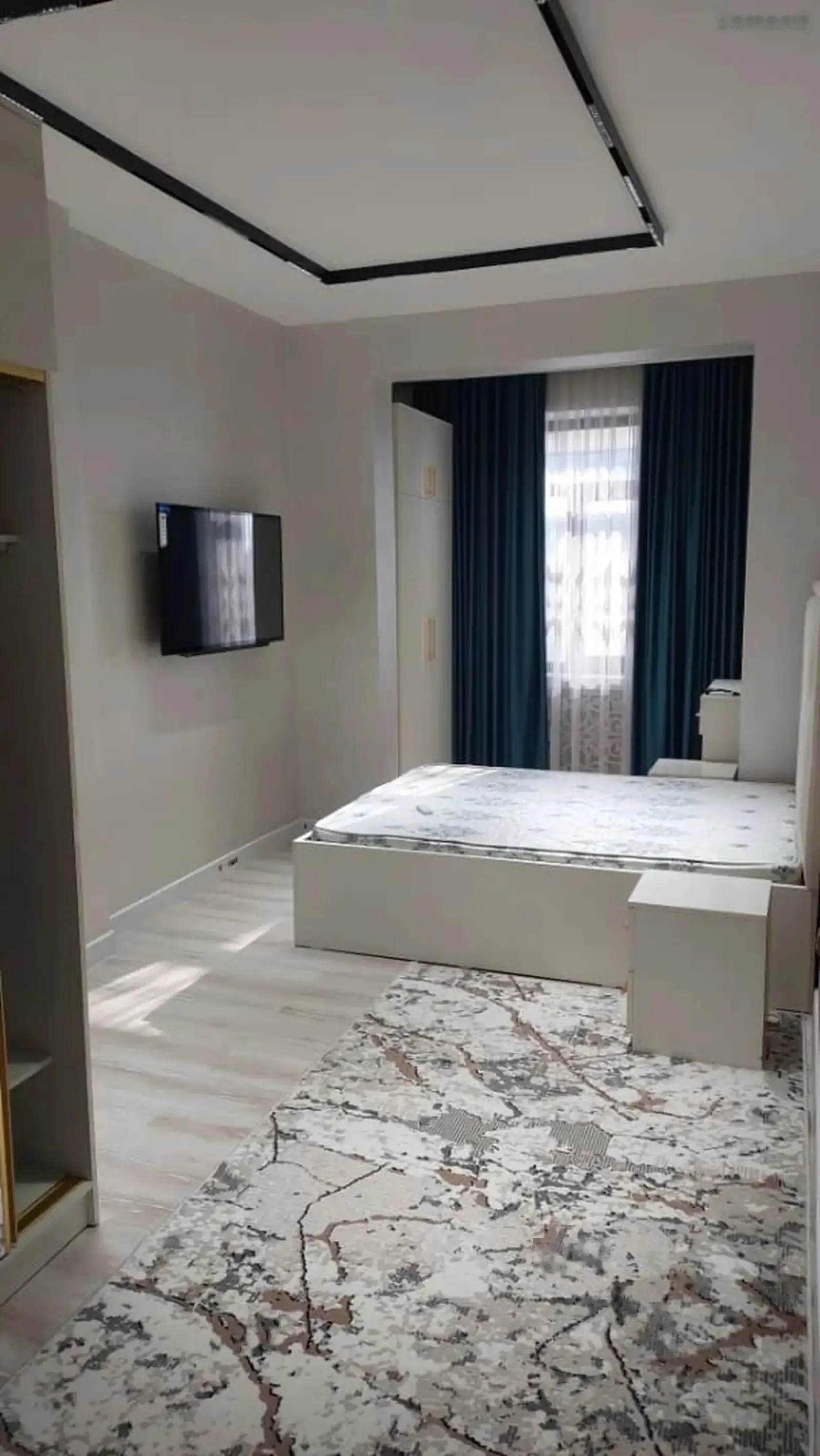 2-комн. квартира, 3 этаж, 70м², голубой экран