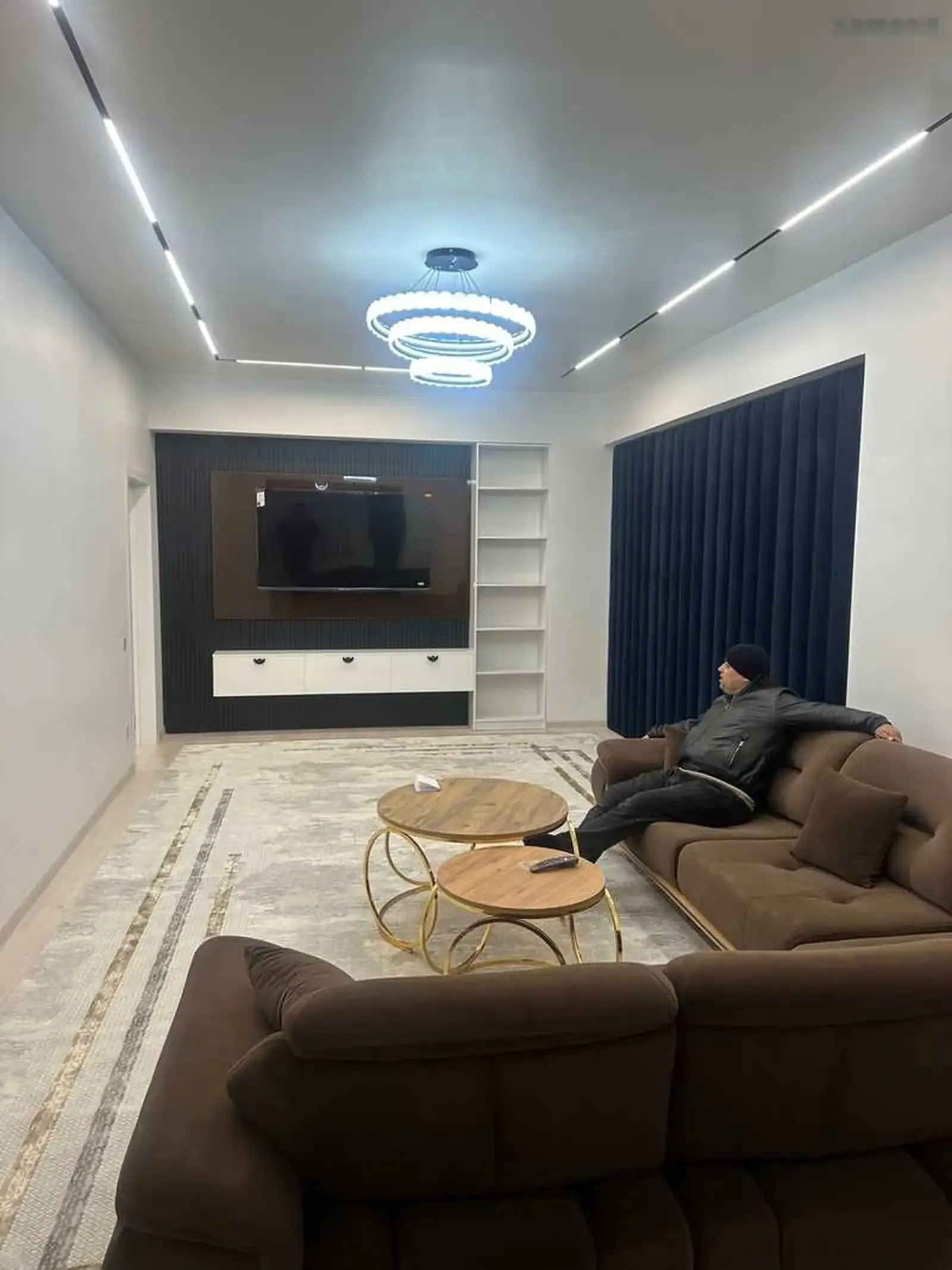 2-комн. квартира, 14 этаж, 83м², Шохмансур