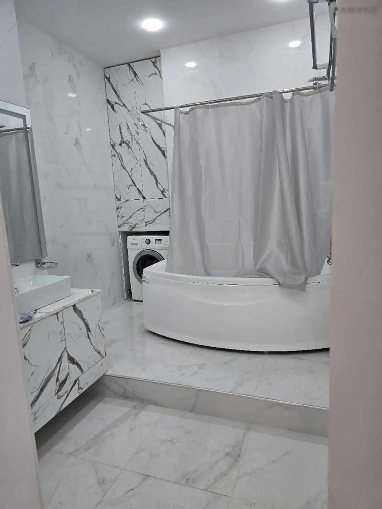 2-комн. квартира, 9 этаж, 80м², Исмоил Сомони