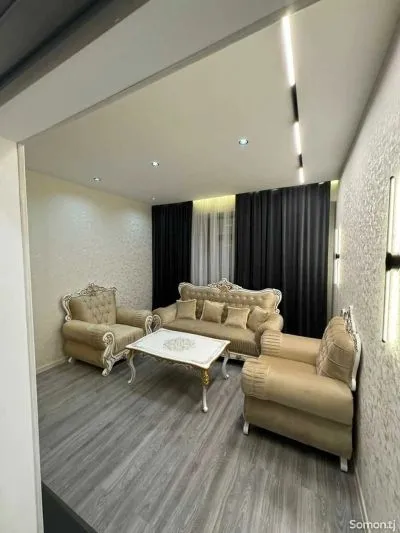 2-комн. квартира, 18 этаж, 78м², Голубой экран