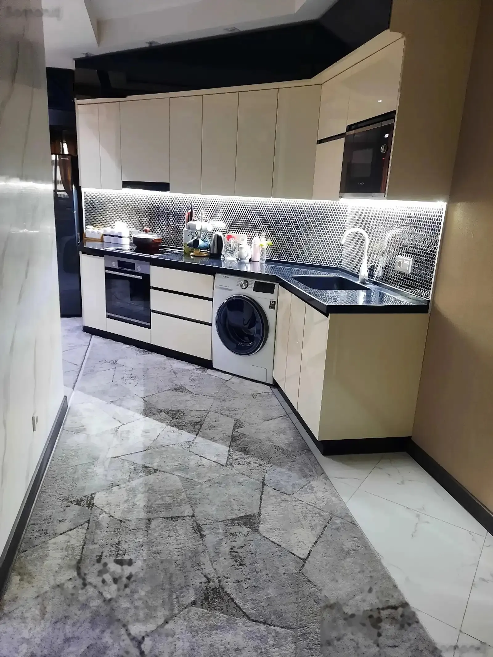 2-комн. квартира, 13 этаж, 60м², Поворот Аэропорта