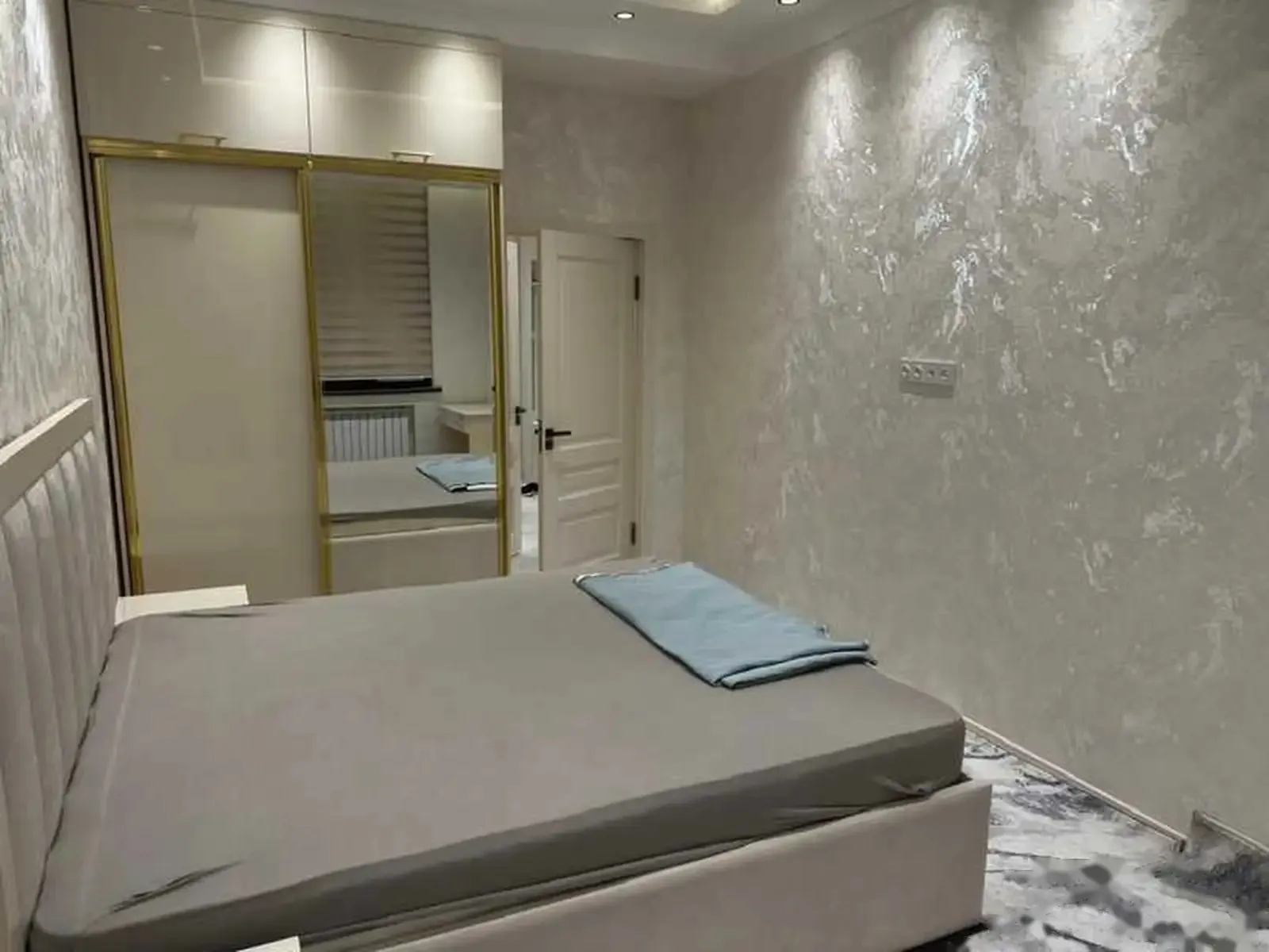 2-комн. квартира, 9 этаж, 72м², Скорый, домхои Бахт Z