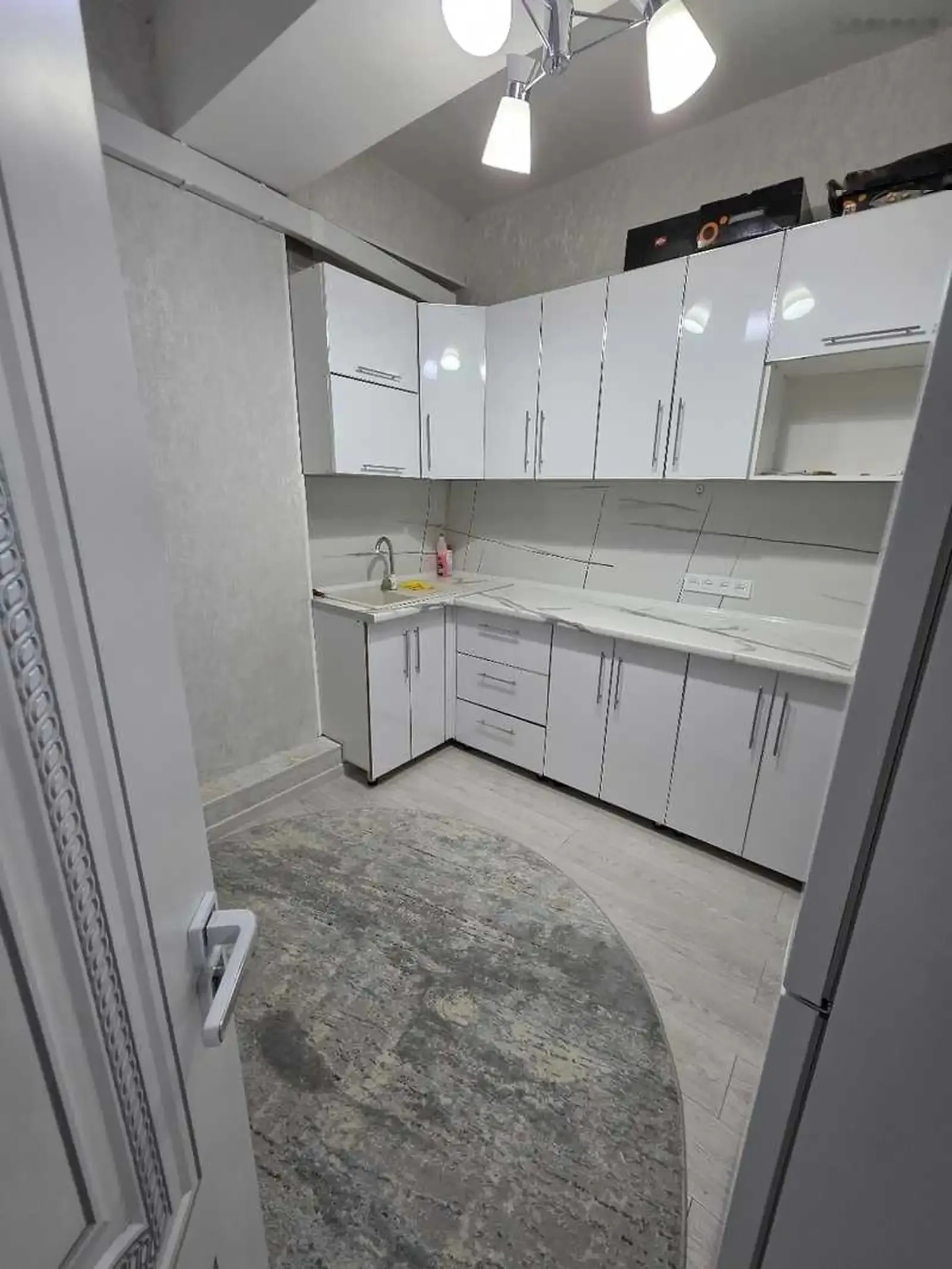 2-комн. квартира, 14 этаж, 74м², Шохмансур