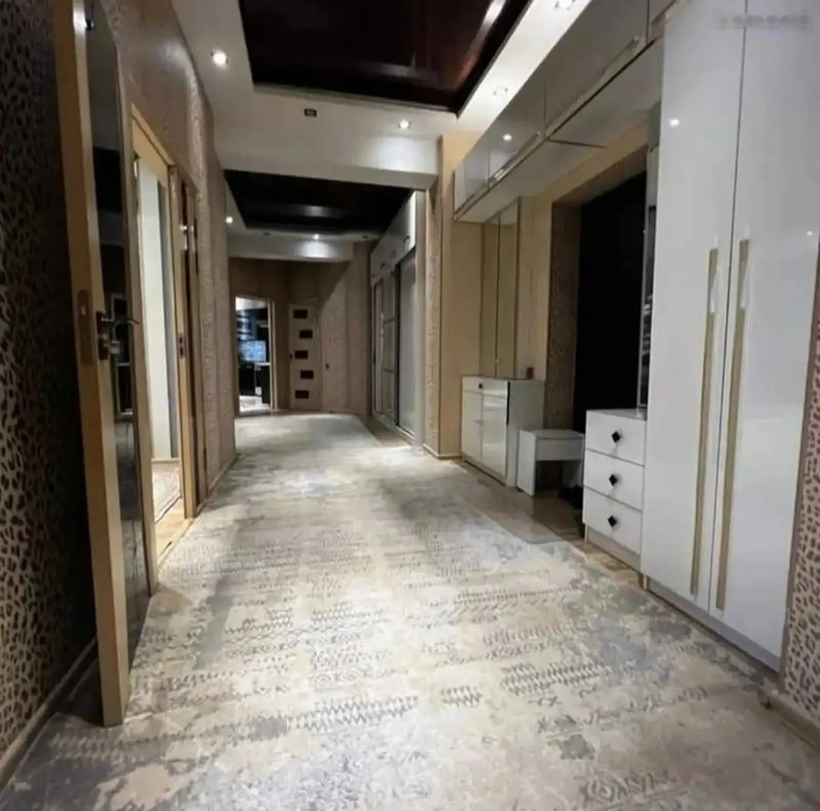 3-комн. квартира, 11 этаж, 130м², Пайкари дом печать