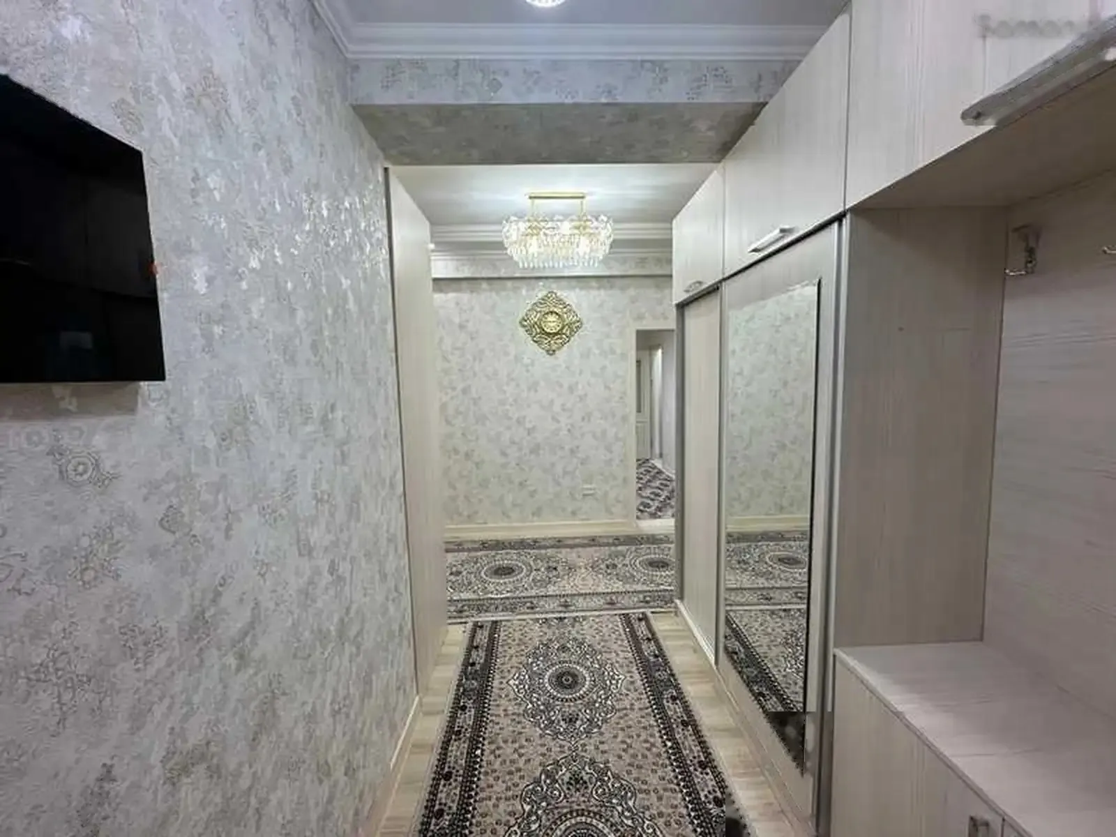 2-комн. квартира, 5 этаж, 85м², Фирдавси