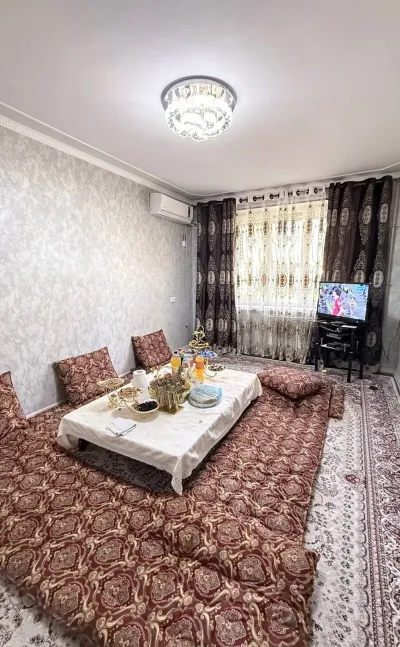 3-комн. квартира, 1 этаж, 76 м², Сино 103мкр Сияриен