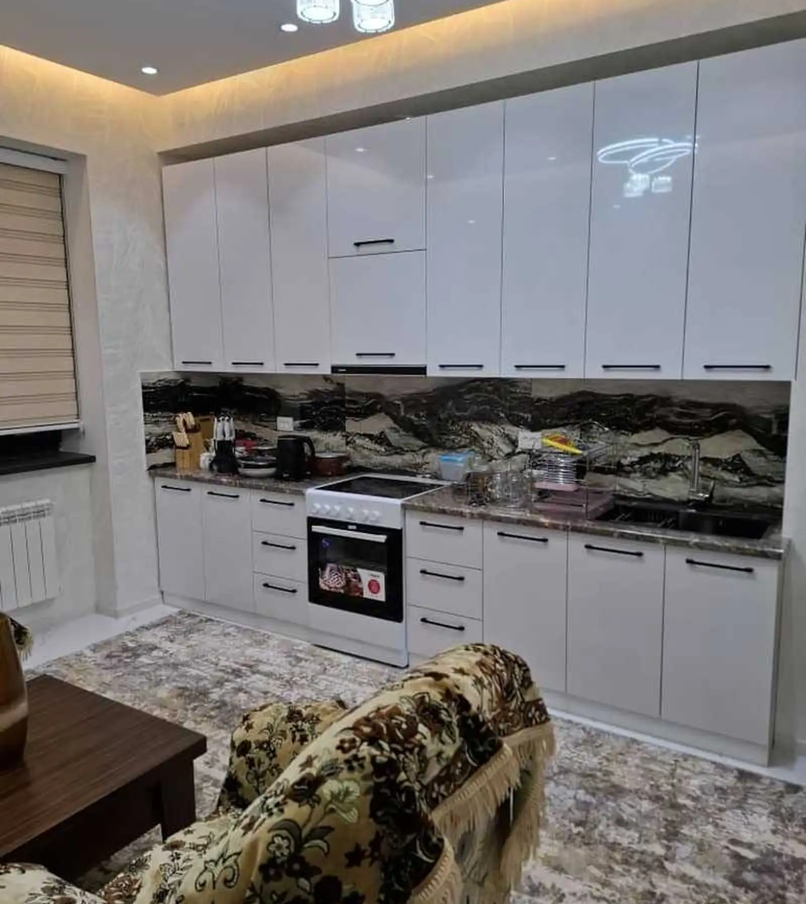 1-комн. квартира, 4 этаж, 60 м², Оперка, напротив парка Куруши Кабир, дом Кафе CAF