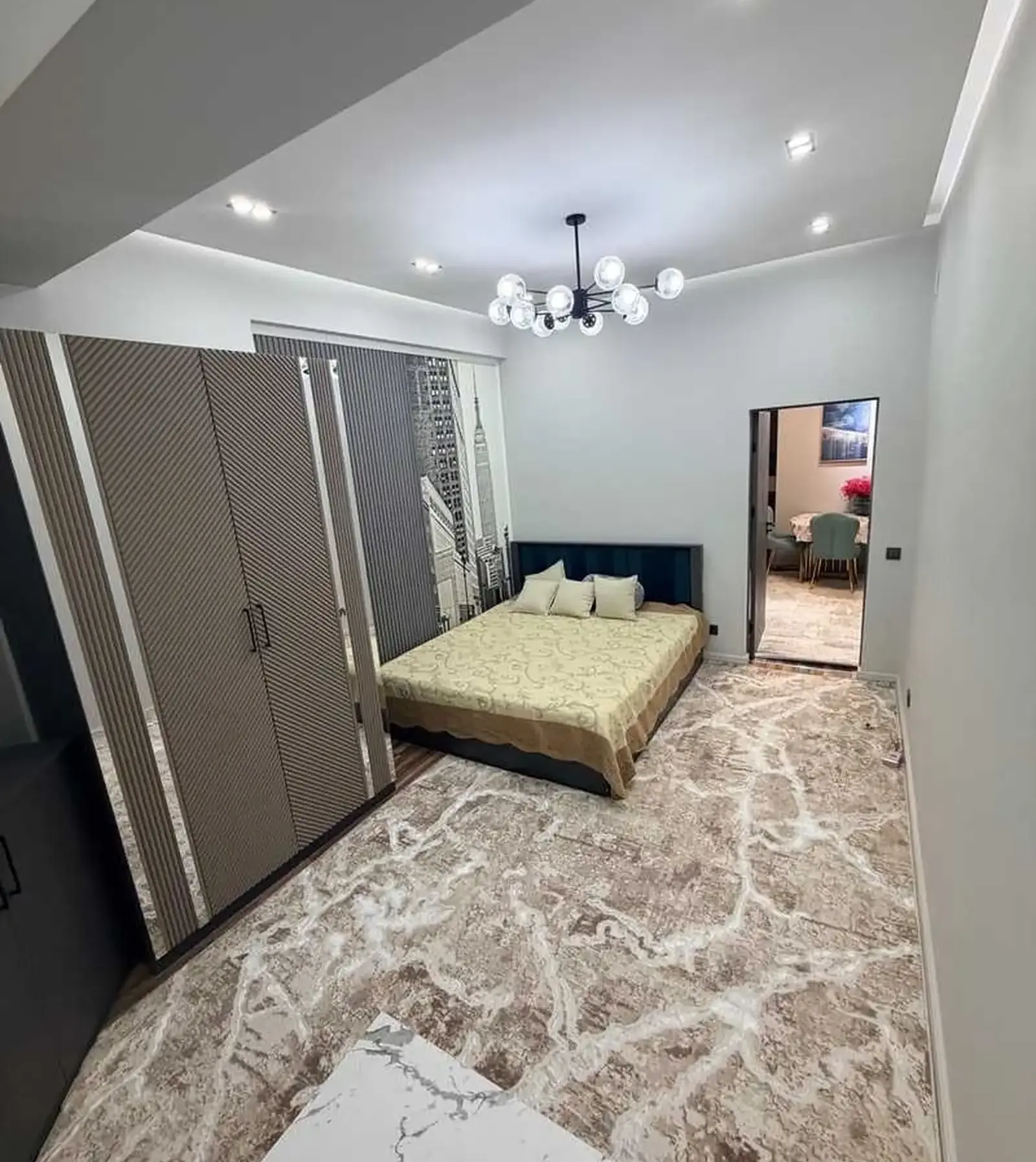 2-комн. квартира, 6 этаж, 68м², сино