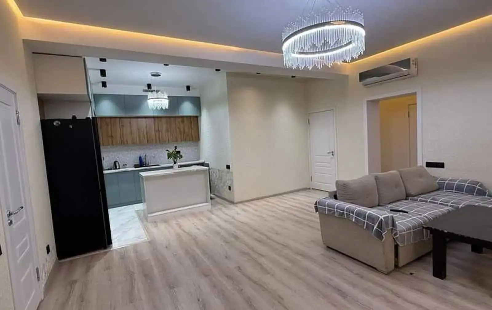 3-комн. квартира, 8 этаж, 105м², Стадион Спартак Роддом -1