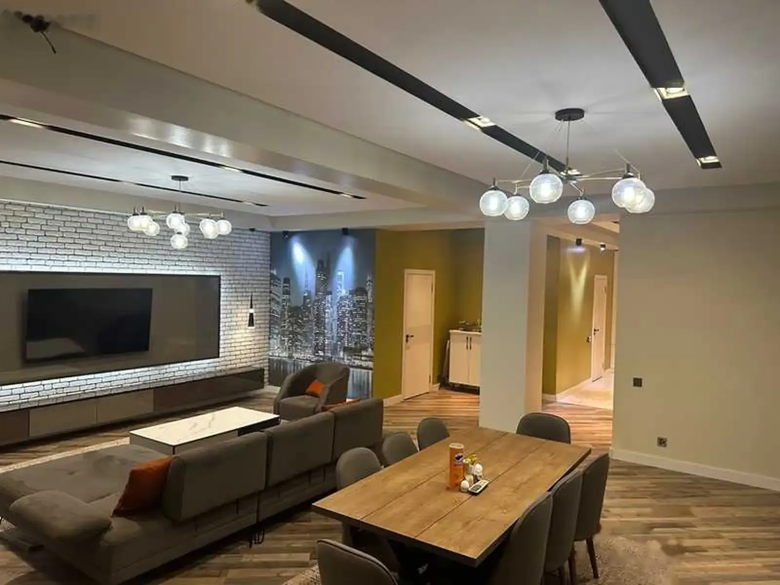 2-комн. квартира, 5 этаж, 107м², И. Сомони