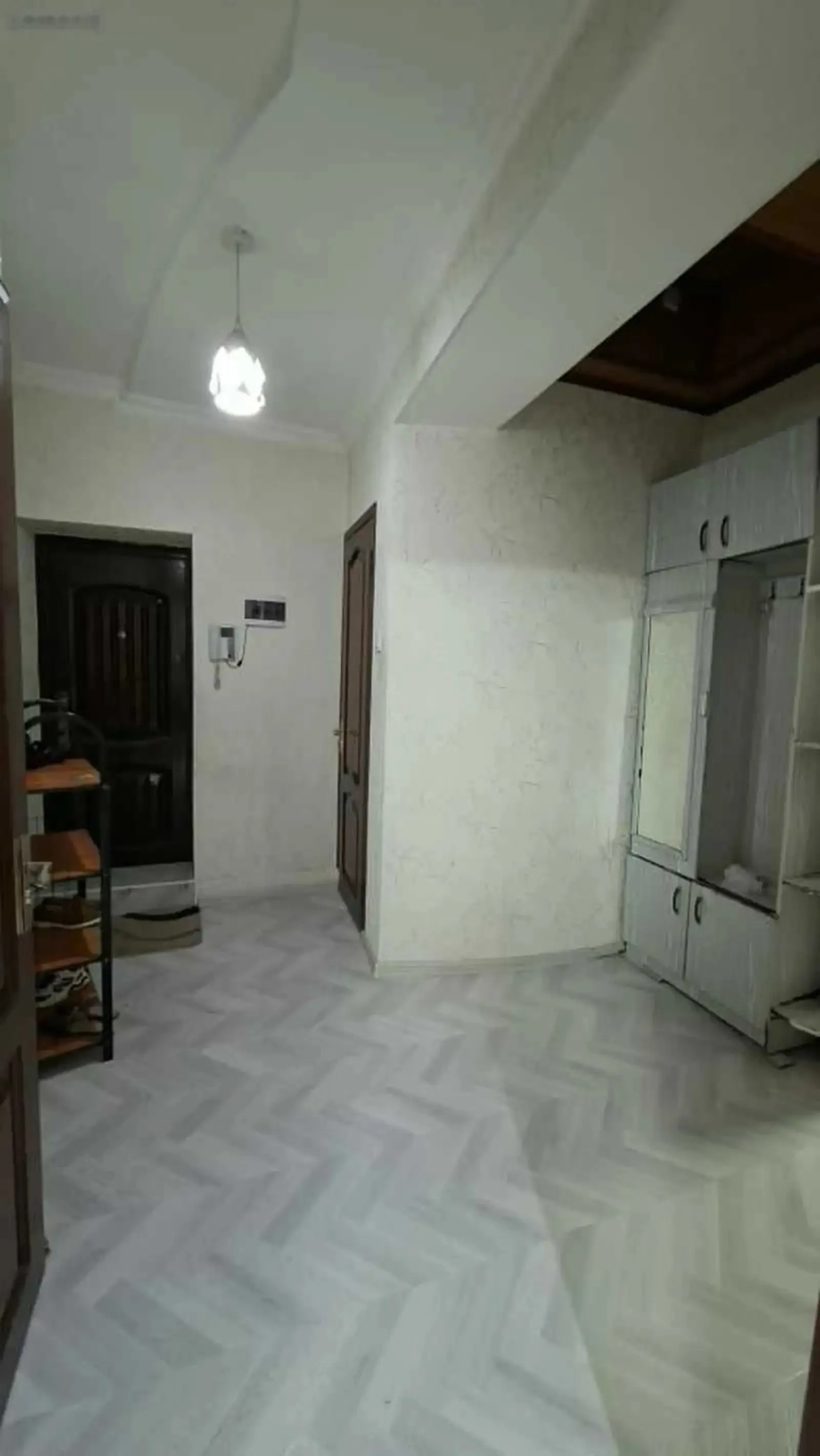2-комн. квартира, 5 этаж, 65м², сино