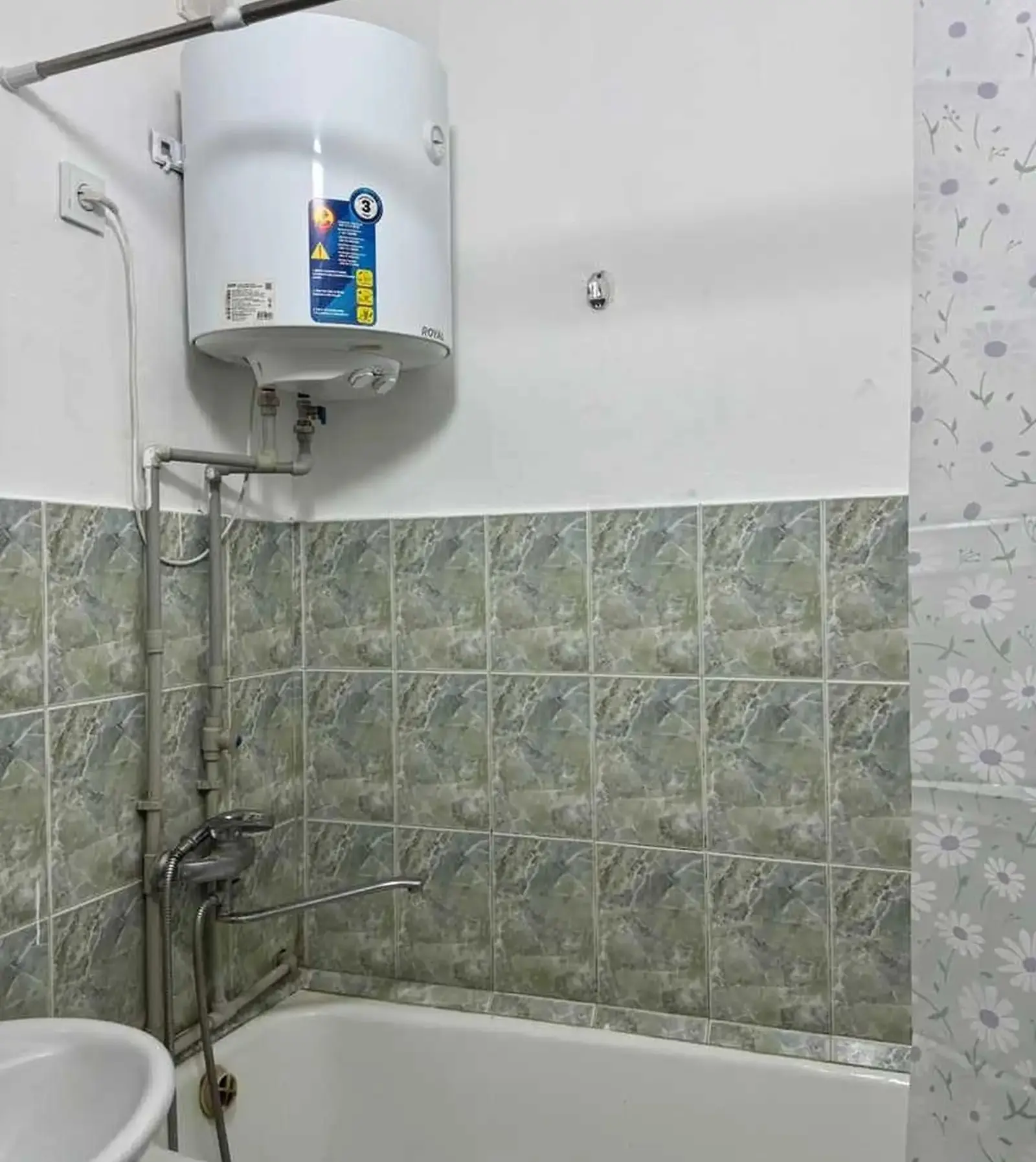 3-комн. квартира, 1 этаж, 70м², Сино