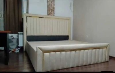 Двуспальная кровать