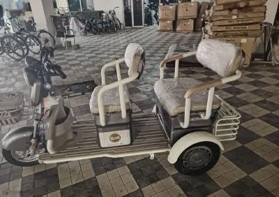 Трёхколёсный скутер