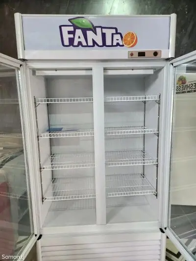 Витринный Холодильник