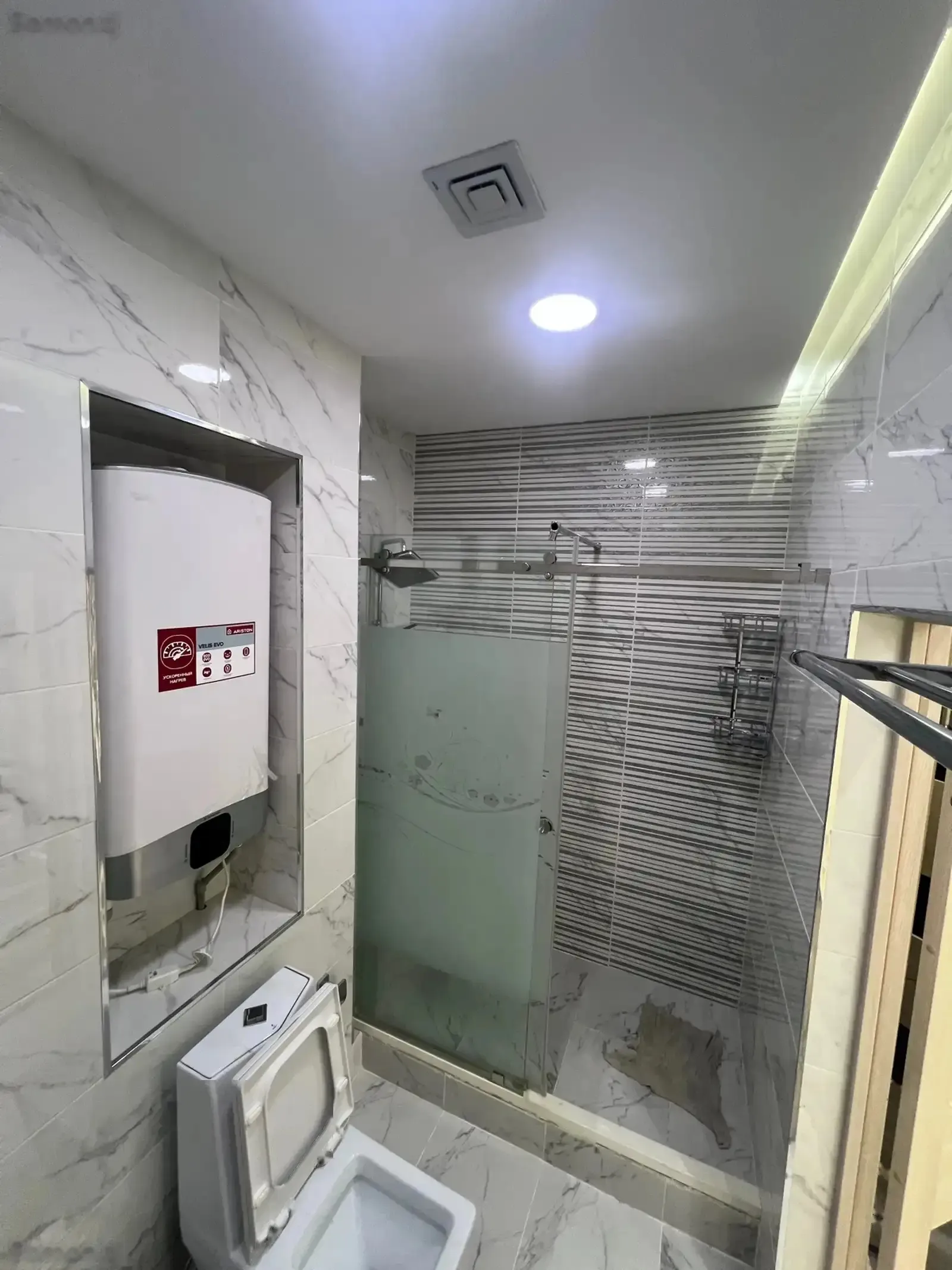 2-комн. квартира, 4 этаж, 97м², Шестопалов 2/3, ориентир Казинои Саидшох, доми Д/З Би 1 маркет