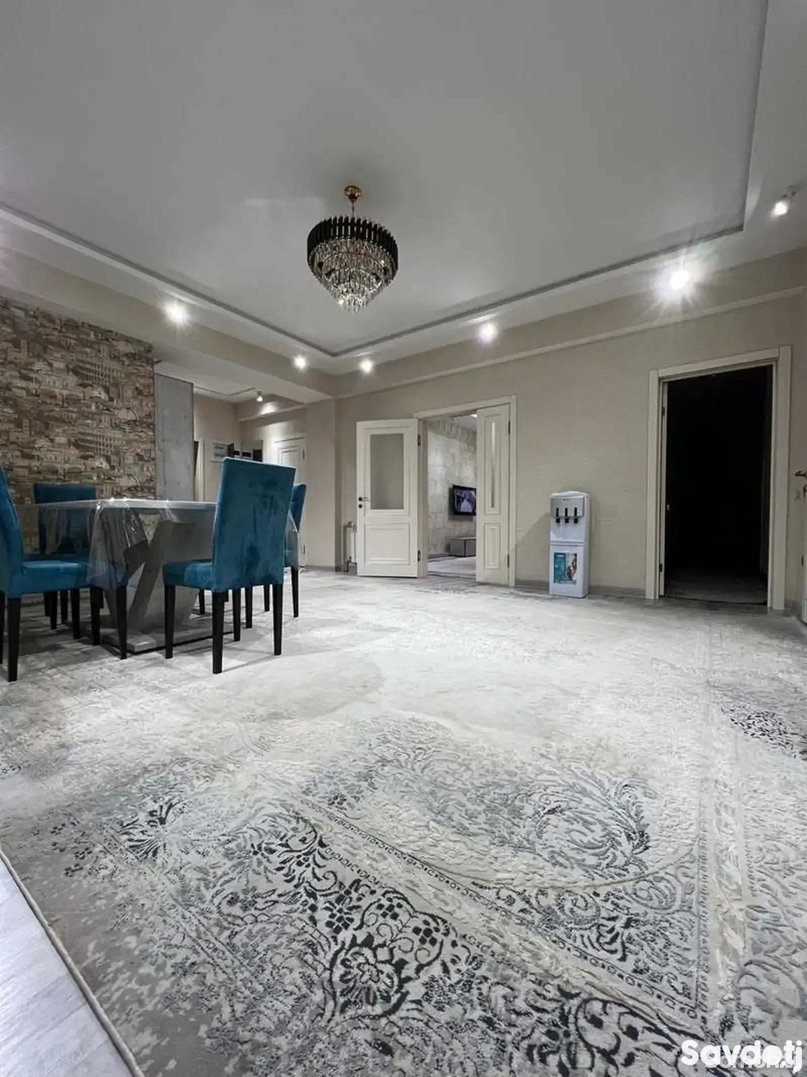 4-комн. квартира, 3 этаж, 133м², Овир, бари меҳмонхонаи Руми