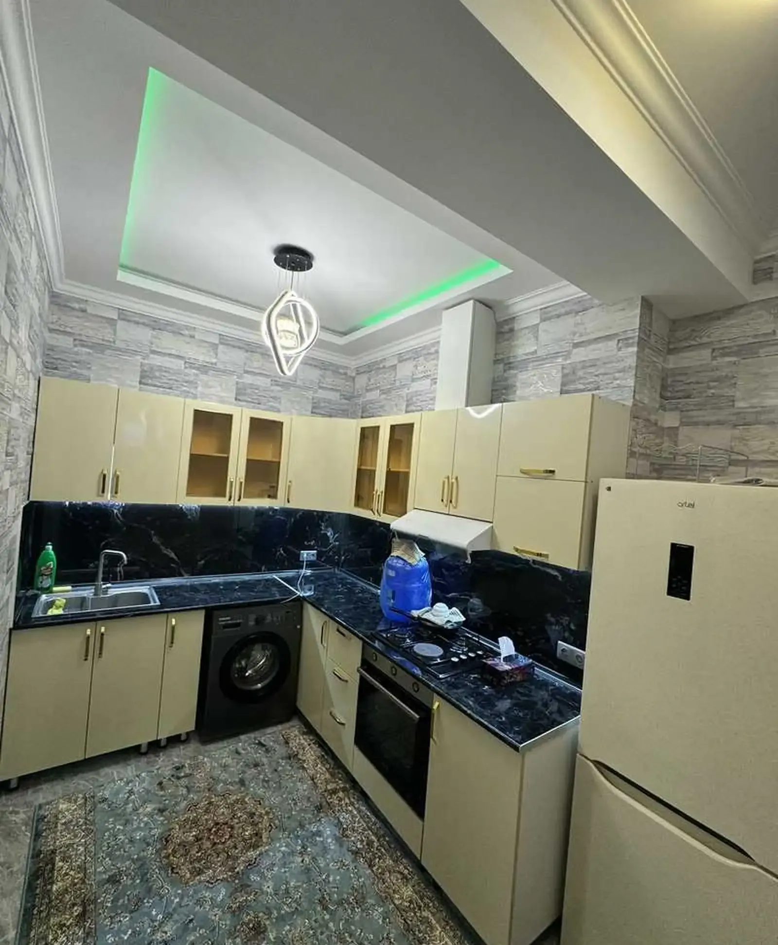 2-комн. квартира, 5 этаж, 62м², Профсоюз