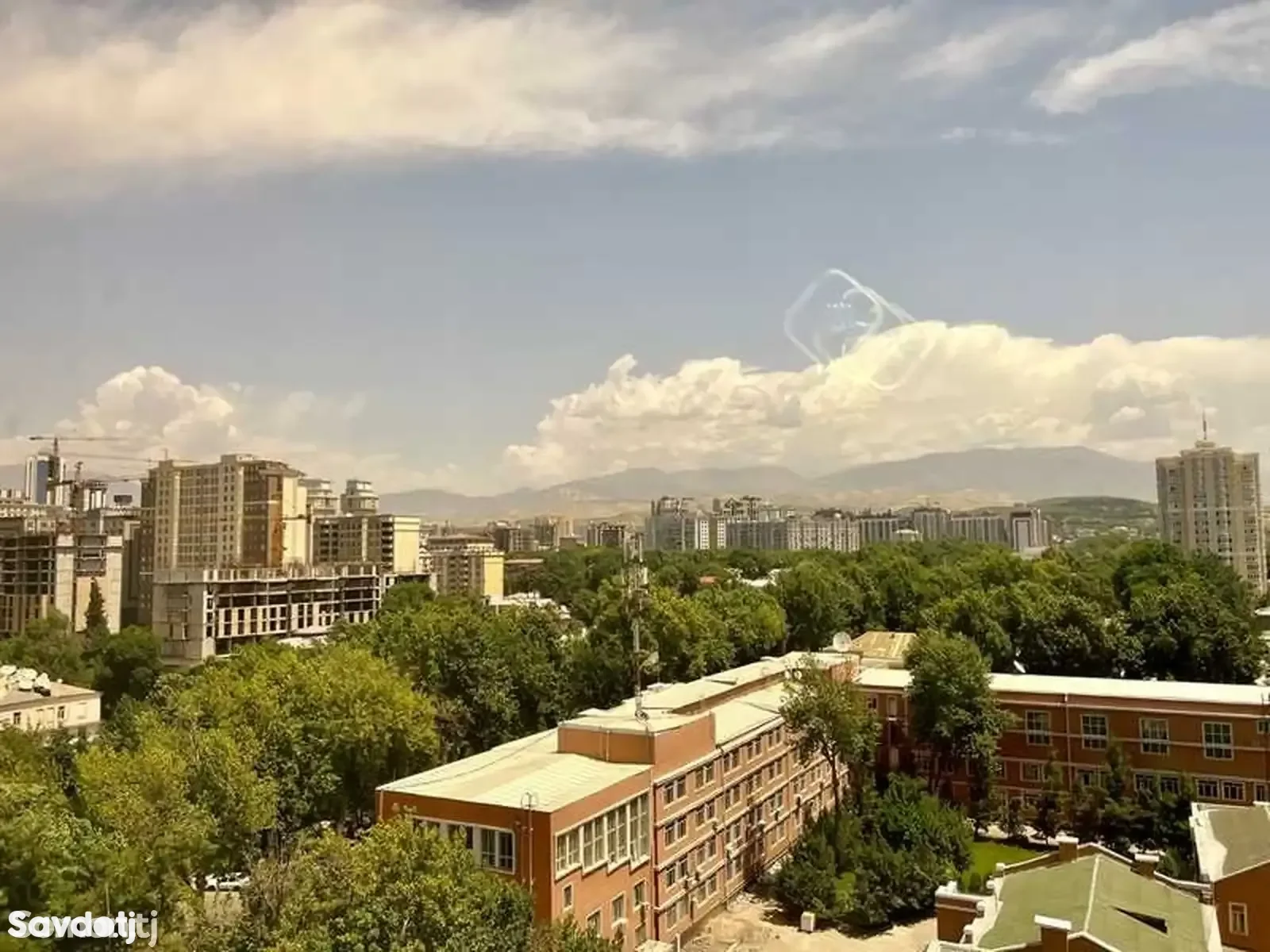 2-комн. квартира, 10 этаж, 58м², Голубой экран