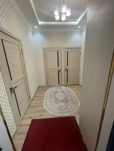 2-к квартира, 5 этаж, 65 м², Овир