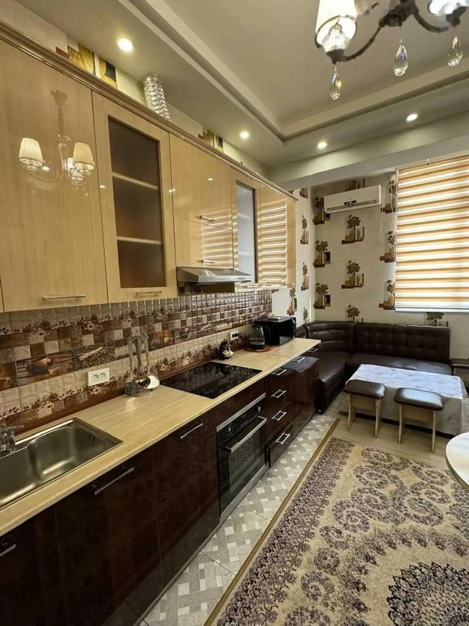 2-комн. квартира, 8 этаж, 80м², ноҳияи И. Сомонӣ, к. Шоҳтемур бинои 42 ( Ориентир Цум, МГУ)