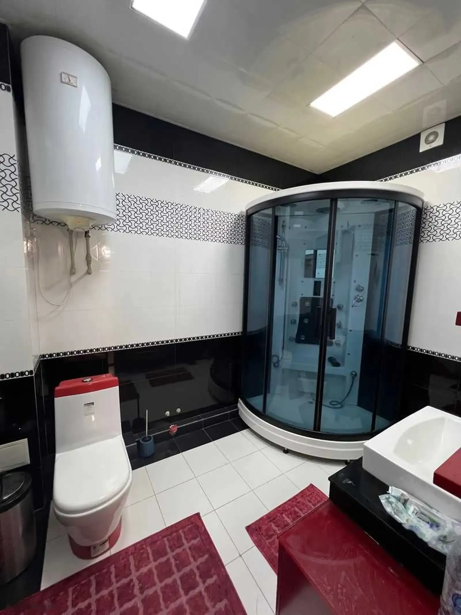 3-комн. квартира, 3 этаж, 180м², дом печать