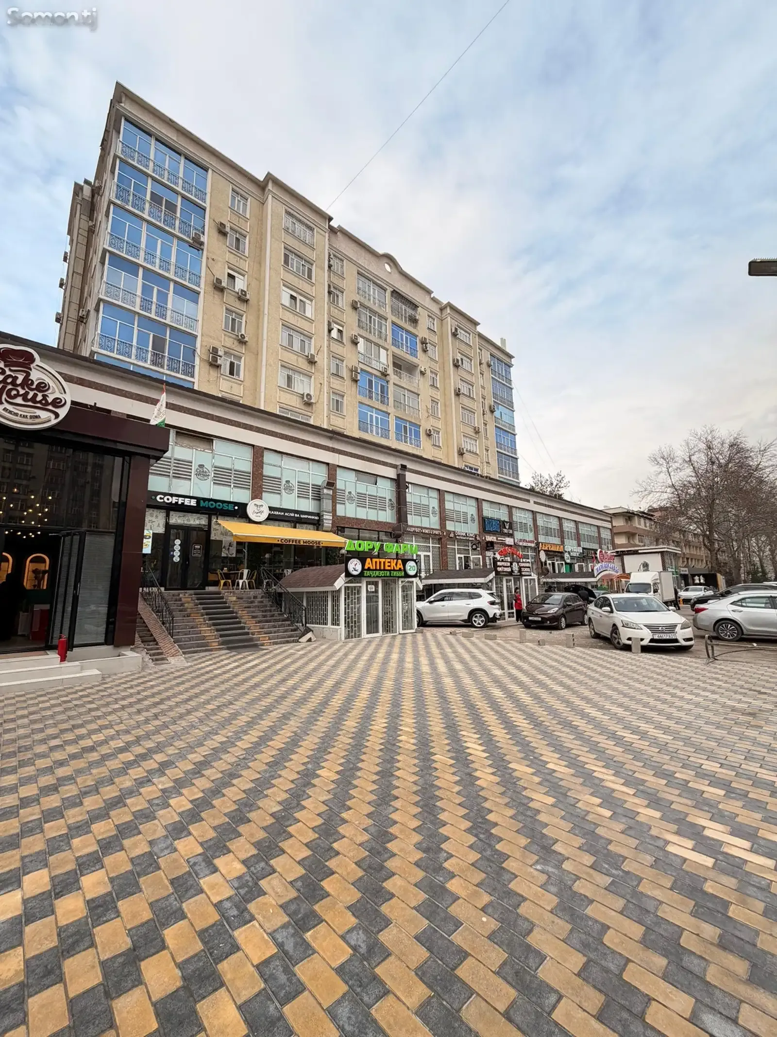 3-к квартира, 6 этаж, 98 м², 91 мкр, сбоку от нотариуса, над кафе MOOSE