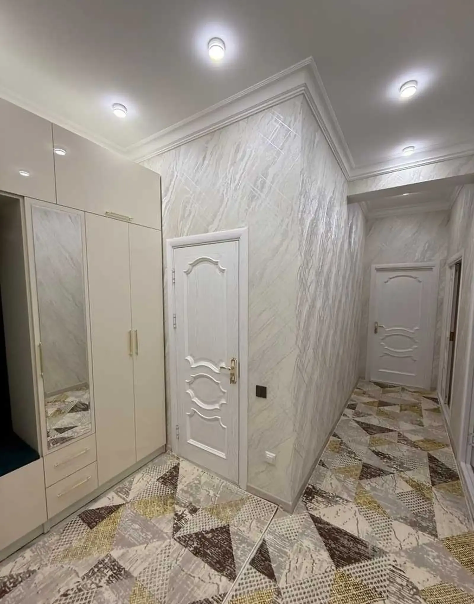 2-комн. квартира, 6 этаж, 75м², Пединститут Доми Сафо