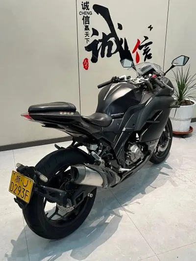 Мотоцикл Dugati Panigal 400 cc