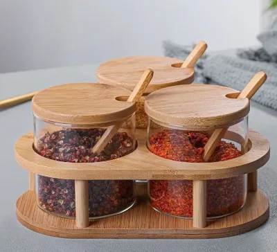 Стеклянные банки для специй с бамбуковыми ложками