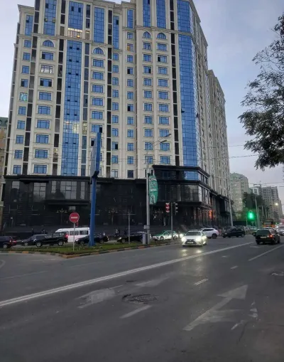 Помещение под магазин / салон, 168м², И Сомонӣ