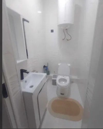 2-комн. квартира, 5 этаж, 58м², Голубой экран