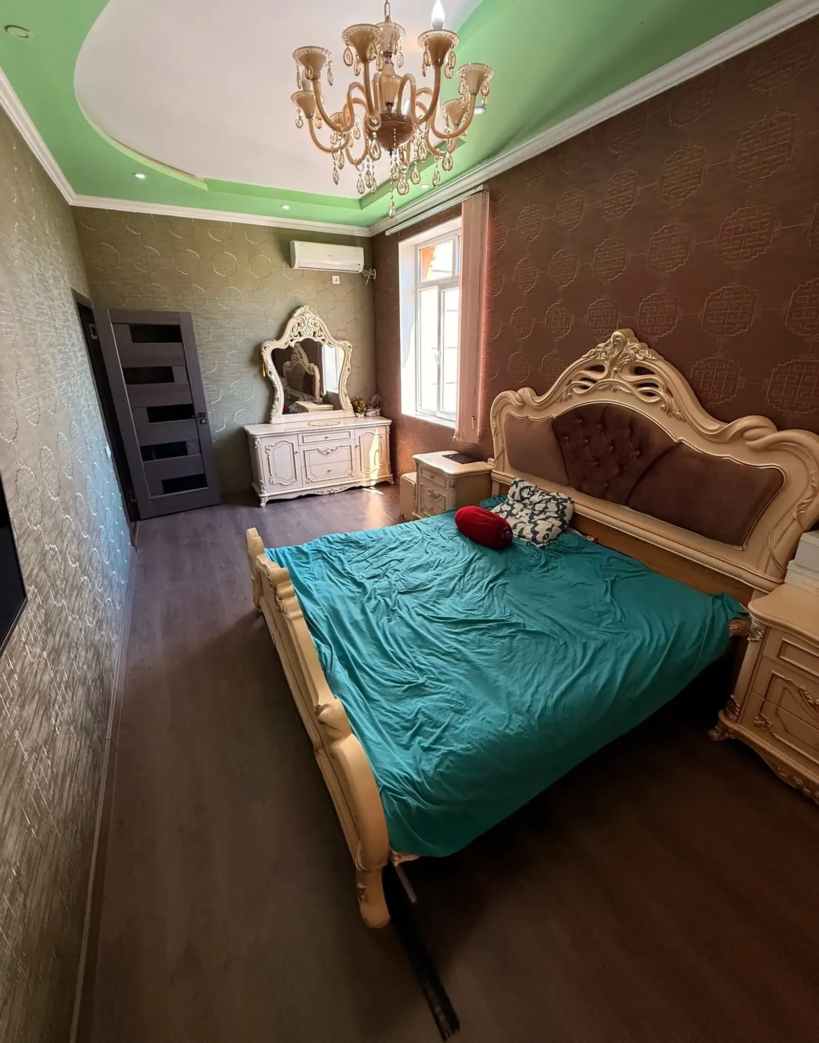 3-комн. квартира, 5 этаж, 97 м², ресторан Гулдаста, 92мкр, кафе Суман