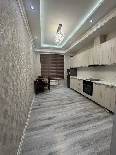 2-комн. квартира, 2 этаж, 120м², и сомони к. Шодмони