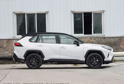 Toyota RAV 4, 2025