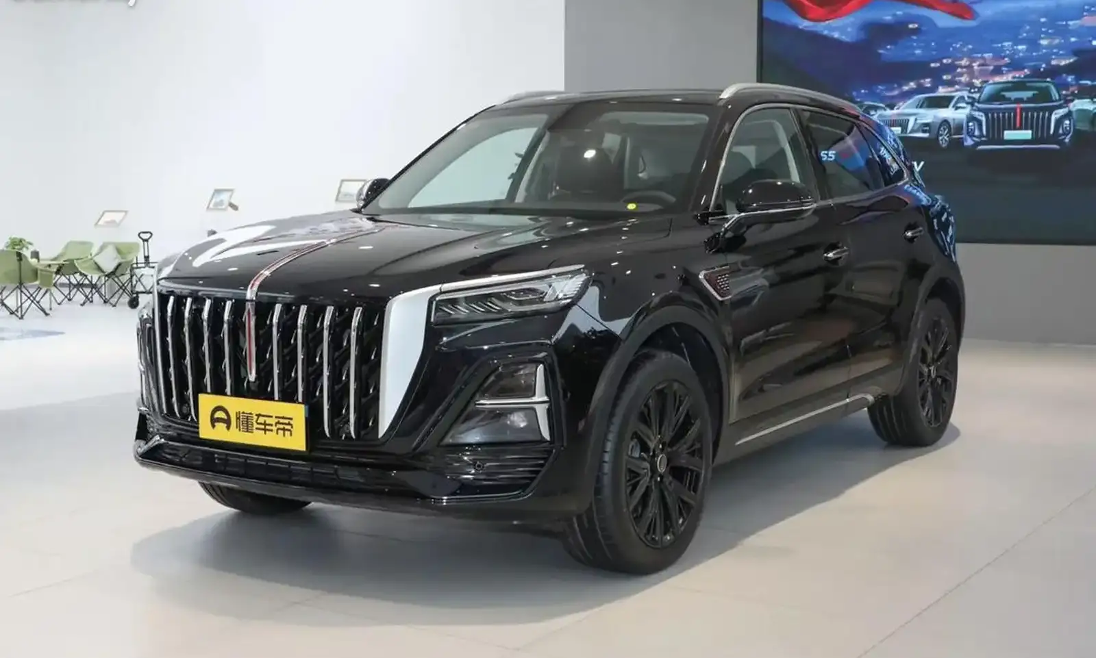 Hongqi HS5,