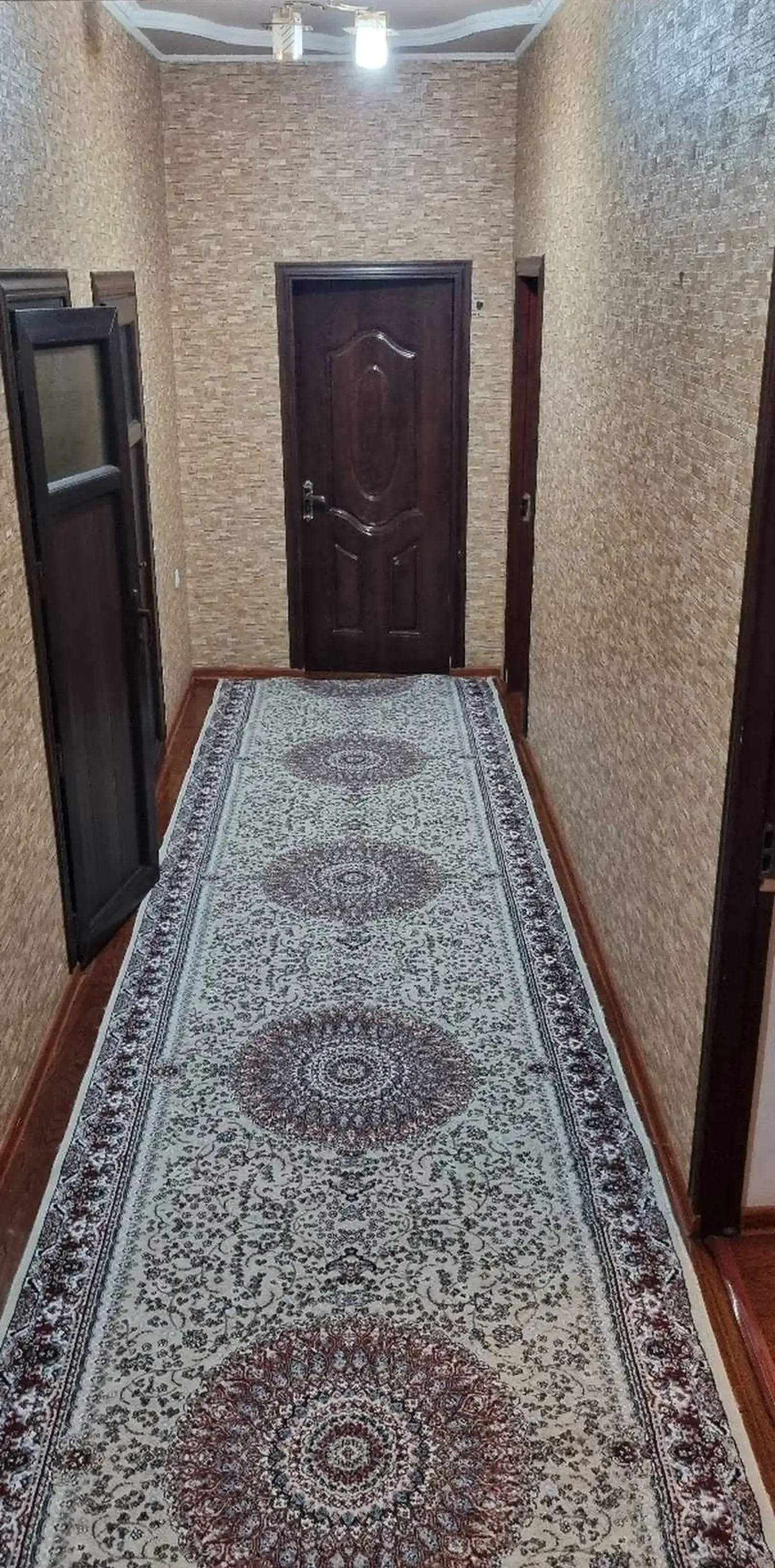 3-комн. квартира, 1 этаж, 105м², Зарафшон, Поликлинка № 14