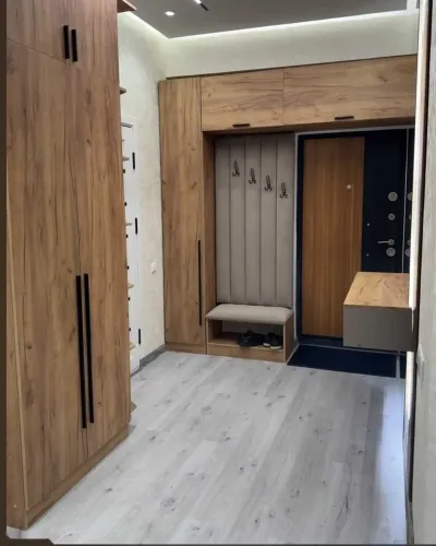 2-комн. квартира, 5 этаж, 50м², Овир, Гранд отель