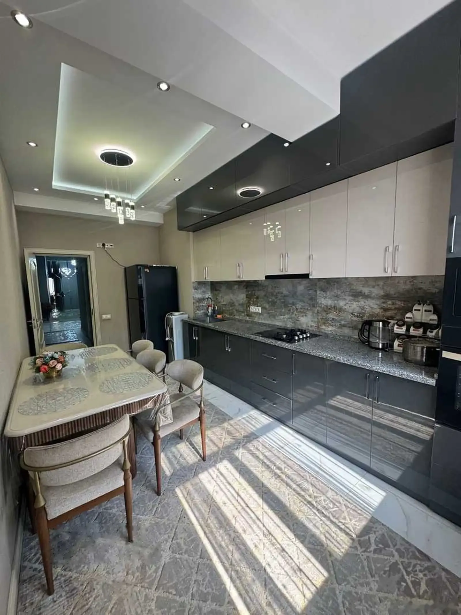 2-комн. квартира, 17 этаж, 97м², Шохмансур